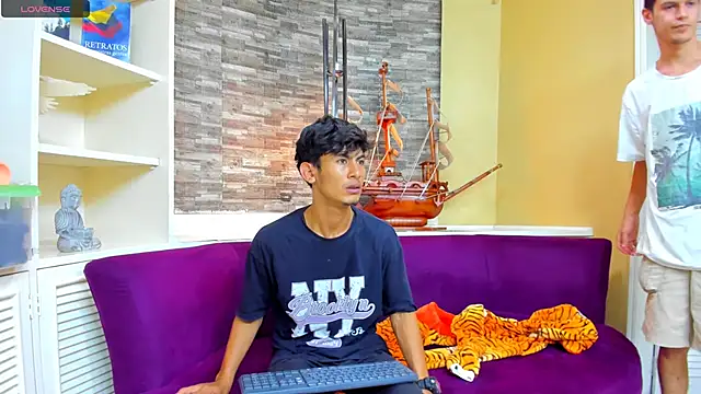 Snapshot of Holdme_Hot chatting on September 2025 03:16:01 AM Holdme Hot online show from September 2025 03:16:01 AM