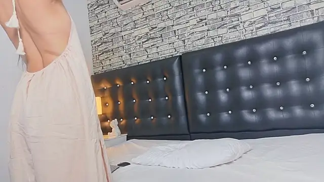 Martina thompson69 online show from September 2025 02:07:02 PM