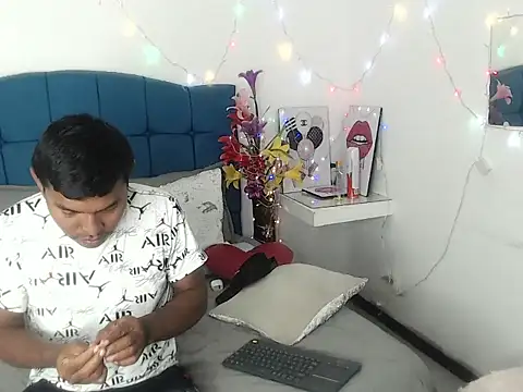 Adam Morgan2 online show from December 2025 04:25:01 AM