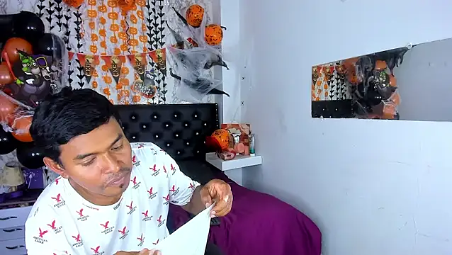 Adam Morgan2 online show from October 2025 07:04:02 PM