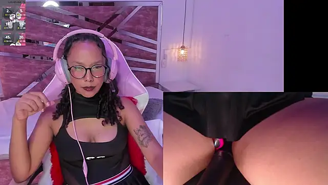 Snapshot of NovaLyn chatting on November 2025 04:16:02 AM NovaLyn online show from November 2025 04:16:02 AM