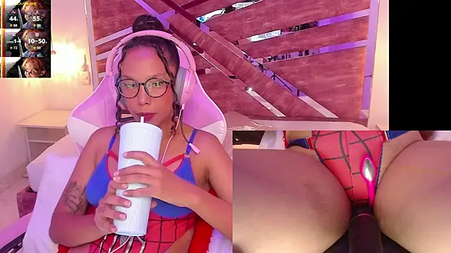 Snapshot of NovaLyn chatting on October 2025 04:33:02 AM NovaLyn online show from October 2025 04:33:02 AM