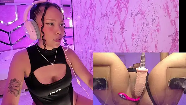 Snapshot of NovaLyn chatting on November 2025 09:46:01 PM NovaLyn online show from November 2025 09:46:01 PM