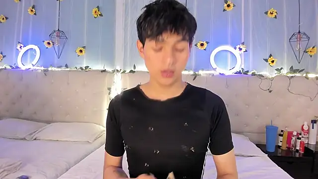 Snapshot of AleAurarashi chatting on November 2025 04:38:02 AM AleAurarashi online show from November 2025 04:38:02 AM