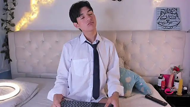 AleAurarashi online show from December 2025 03:53:01 AM