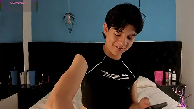AleAurarashi online show from October 2025 11:30:02 PM