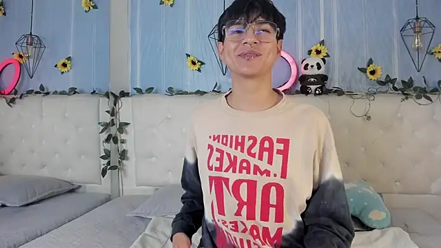 Snapshot of AleAurarashi chatting on December 2025 05:53:02 AM AleAurarashi online show from December 2025 05:53:02 AM