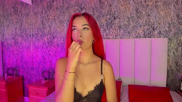 Snapshot of AlannaBlakes chatting on September 2025 12:28:02 AM AlannaBlakes online show from September 2025 12:28:02 AM