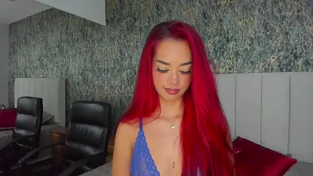 Snapshot of AlannaBlakes chatting on September 2025 04:49:02 AM AlannaBlakes online show from September 2025 04:49:02 AM