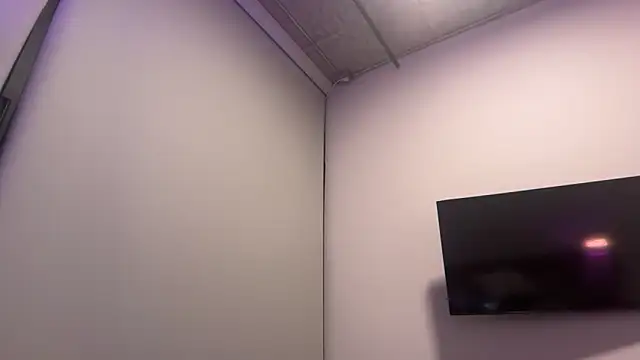 Hothotboyg online show from March 2026 06:33:01 AM