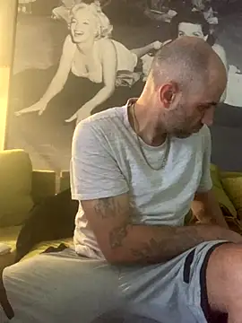 Hothotboyg online show from October 2025 11:27:01 PM