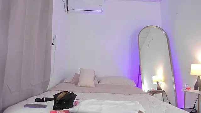 Snapshot of elzafuentes1 chatting on October 2025 07:57:02 PM elzafuentes1 online show from October 2025 07:57:02 PM