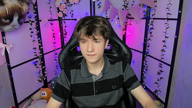 Ethan Rivers online show from October 2025 09:01:01 PM