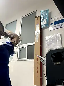 marianm29 online show from December 2025 06:56:02 PM