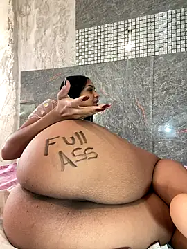 Messy-diana21 online show from December 2025 06:35:02 PM