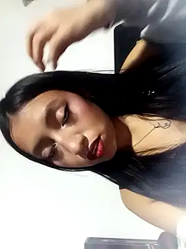 Luna Moo  online show from September 2025 04:30:02 AM