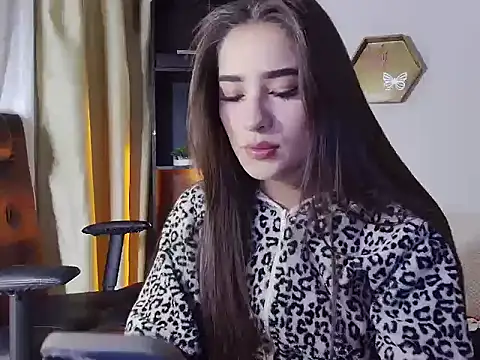 StefannyCipriani online show from September 2025 12:43:01 AM