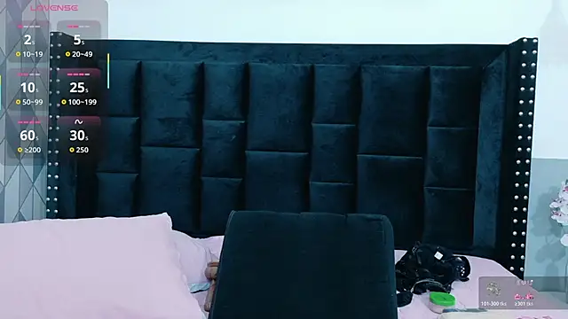 Snapshot of mamaneedsfun chatting on November 2025 12:53:02 PM mamaneedsfun online show from November 2025 12:53:02 PM