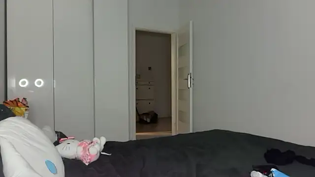 Snapshot of FluffySlutt chatting on October 2025 11:07:02 PM FluffySlutt online show from October 2025 11:07:02 PM