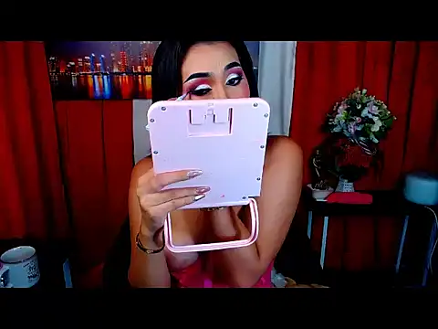 Snapshot of Tiarrafoxs chatting on September 2025 09:21:01 AM Tiarrafoxs online show from September 2025 09:21:01 AM