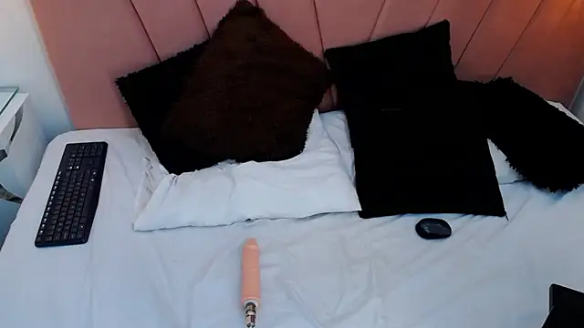 miss m1a online show from November 2025 11:54:01 AM