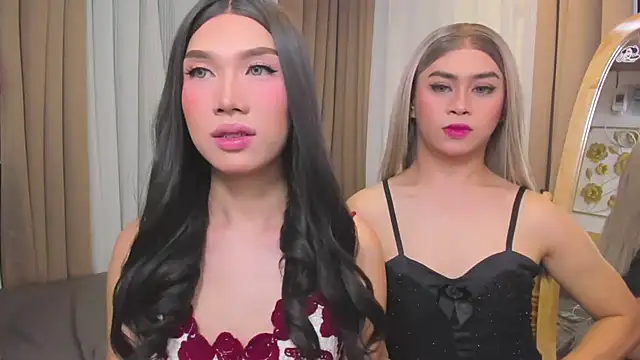 MaxCollins online show from November 2025 08:42:01 PM