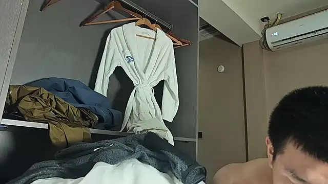 AAASuck online show from December 2025 02:09:01 PM