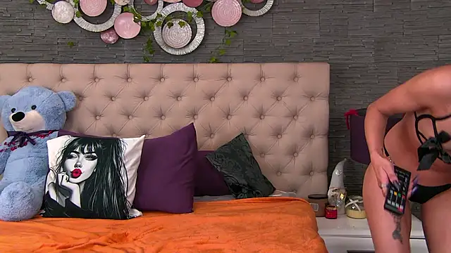 VannyFoxx online show from March 2026 03:24:01 PM