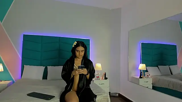 mara winters  online show from September 2025 07:31:01 PM