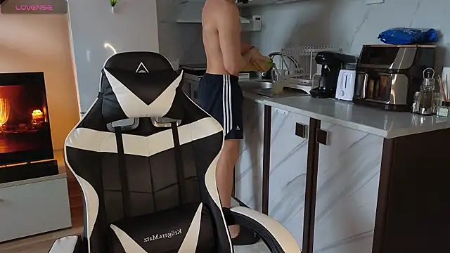 Snapshot of RyanStorm_ chatting on November 2025 12:10:02 PM RyanStorm online show from November 2025 12:10:02 PM