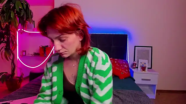 Snapshot of ArinaWinss chatting on December 2025 02:01:02 PM ArinaWinss online show from December 2025 02:01:02 PM