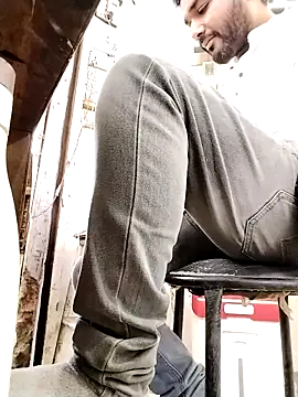 avi007p online show from February 2026 10:03:01 AM