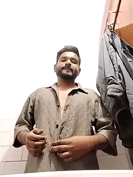 avi007p online show from December 2025 05:07:01 PM