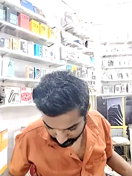 avi007p online show from October 2025 12:39:01 PM