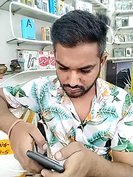avi007p online show from October 2025 06:15:02 AM