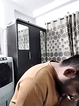 avi007p online show from February 2026 04:05:01 PM