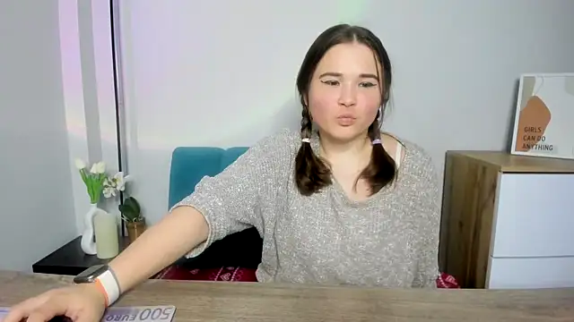 IsabellCharm online show from October 2025 01:02:01 PM