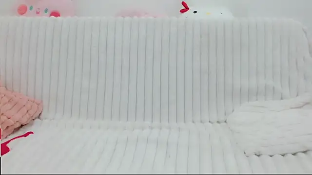 Snapshot of Emmahahaha17 chatting on November 2025 02:11:01 PM Emmahahaha17 online show from November 2025 02:11:01 PM