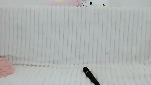 Emmahahaha17 online show from March 2026 02:50:01 PM