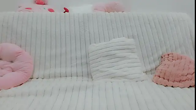 Snapshot of Emmahahaha17 chatting on September 2025 04:17:01 PM Emmahahaha17 online show from September 2025 04:17:01 PM