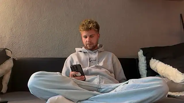 RioBlaze online show from September 2025 04:45:01 PM