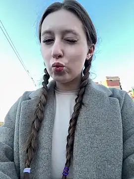 FroggyAnna online show from October 2025 01:59:01 PM
