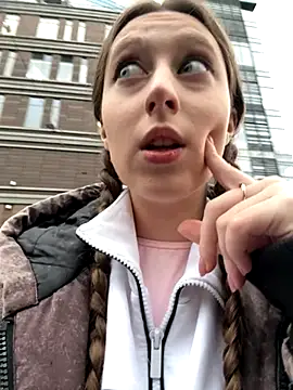 FroggyAnna online show from November 2025 12:52:01 PM