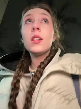 FroggyAnna online show from November 2025 05:24:01 PM