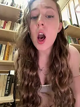 FroggyAnna online show from April 2026 06:22:01 PM