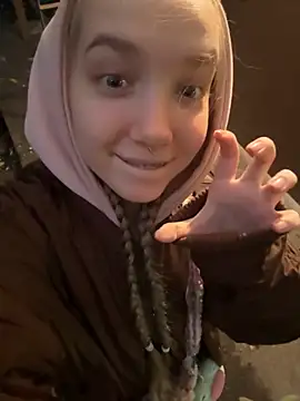 FroggyAnna online show from October 2025 03:12:02 PM