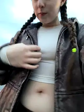 FroggyAnna online show from October 2025 02:17:02 PM