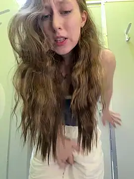 FroggyAnna online show from June 2026 04:59:01 PM