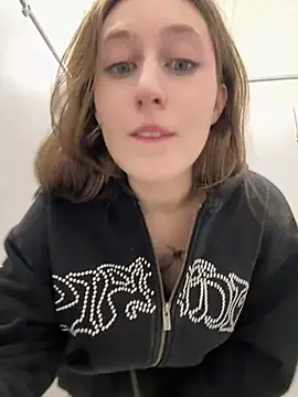 FroggyAnna online show from July 2026 03:26:01 PM