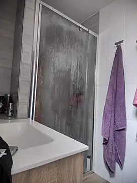 Snapshot of caperucita1807 chatting on October 2025 10:14:01 AM caperucita1807 online show from October 2025 10:14:01 AM